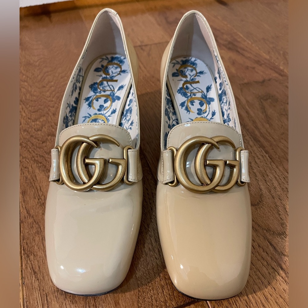 Gucci Double G Logo Patent Leather Pumps